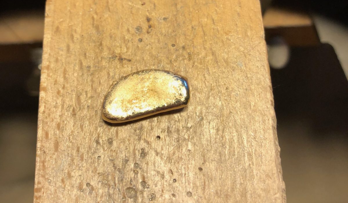 Geschmolzener Gold-Nugget