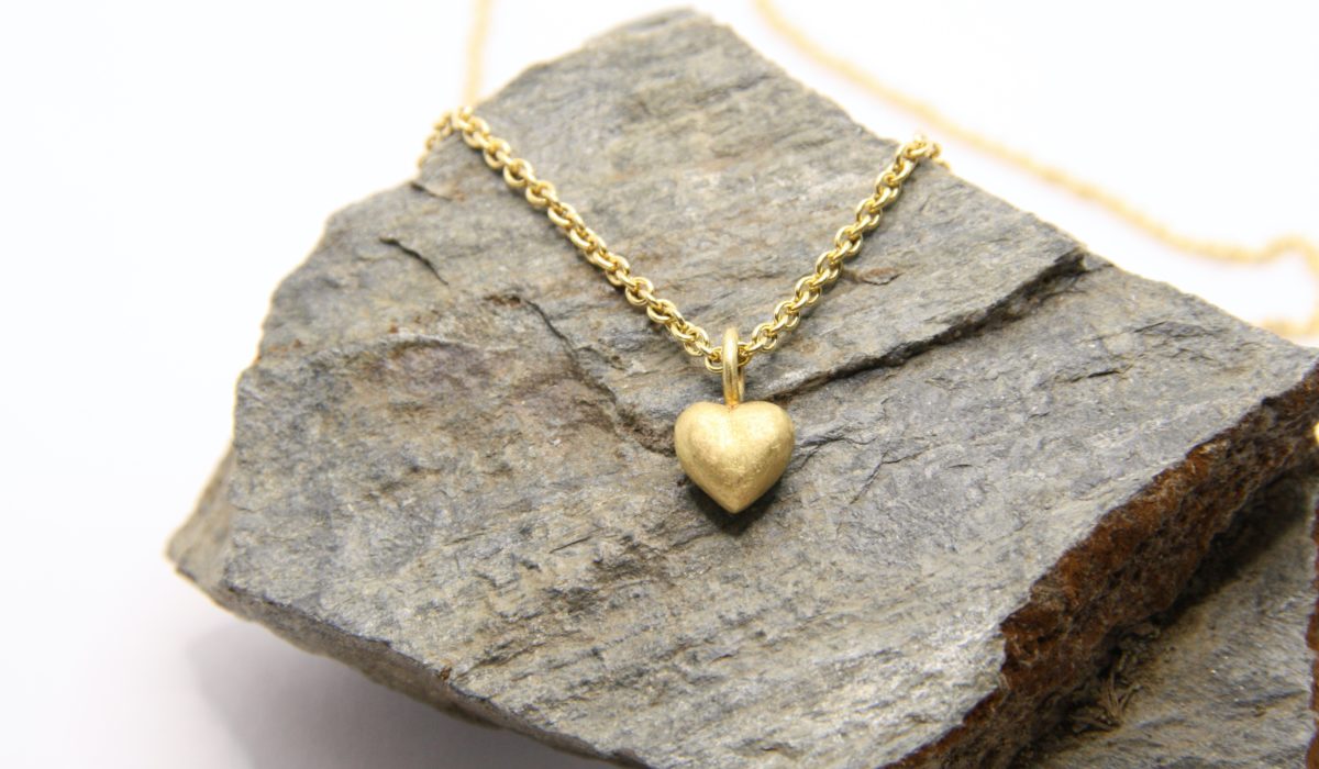 Halskette goldenes Herz