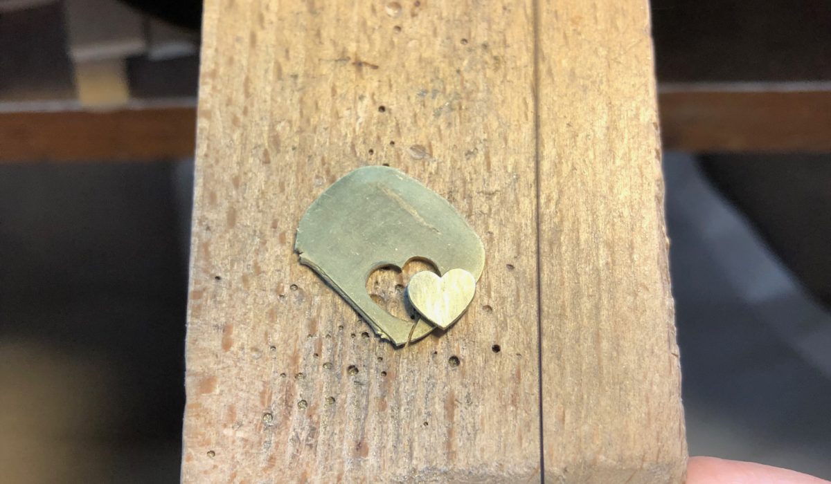 Sägen aus Familiengold